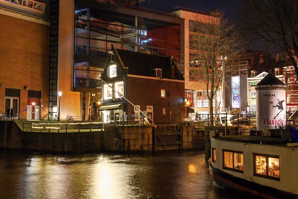 amsterdam hoofdstad nederland amstel ij de dam wallen carre drugs mokum rijksmuseum stedelijk gogh museum anne frank huis artis coffeshop coffeshops